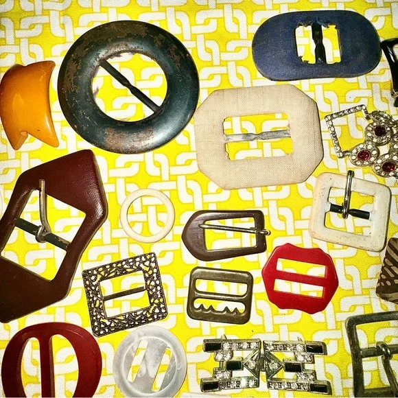 Bundle 87 VNT Belt Buckle Collection